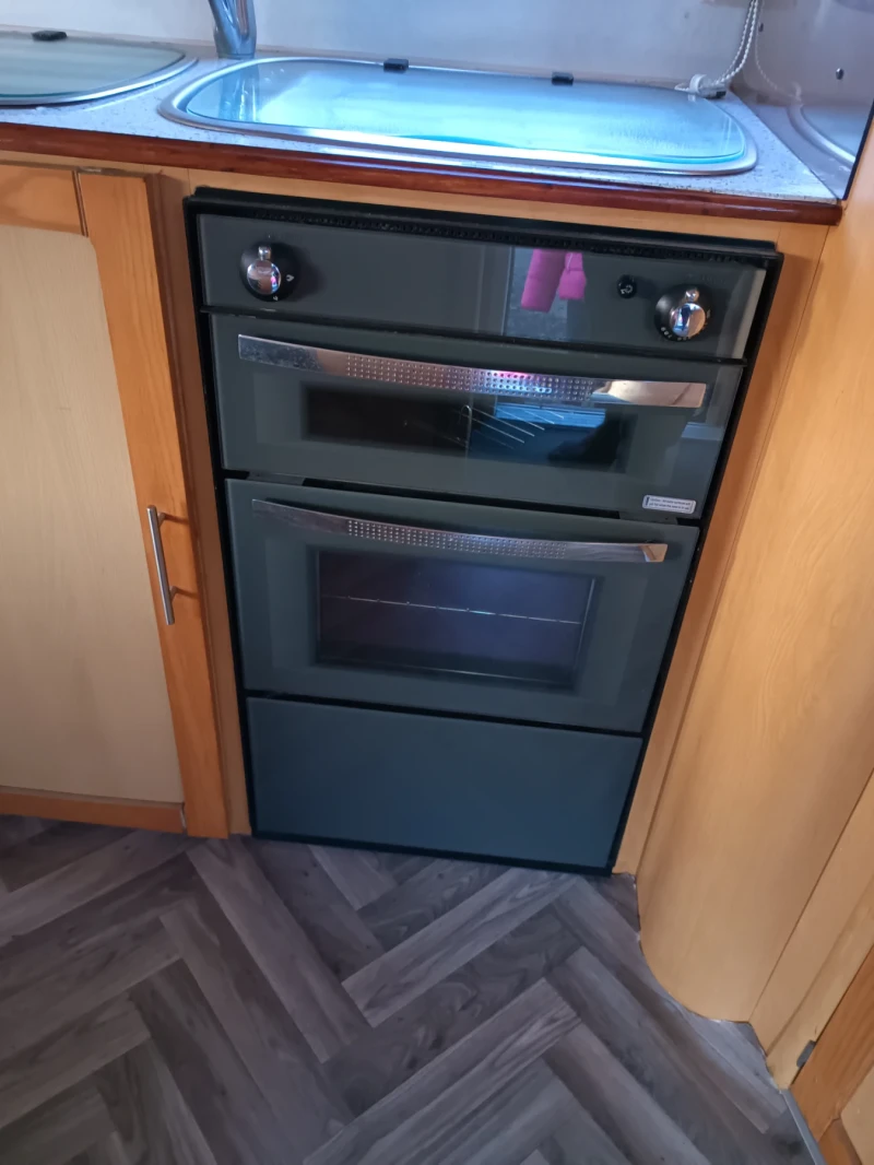 Каравана Eldis Avante 482, снимка 15 - Каравани и кемпери - 52622028