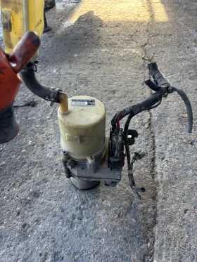 Хидравлична помпа за Mazda 3 Sedan I (09.1999 - 06.2009), снимка 2