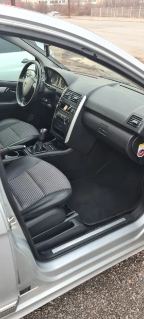 Mercedes-Benz A 180, снимка 4