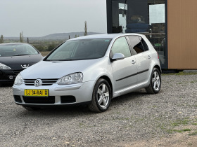 VW Golf 1.6 benzin 102 k.c., снимка 10 - Автомобили и джипове - 45135828