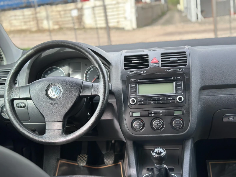 VW Golf 1.6 benzin 102 k.c., снимка 11 - Автомобили и джипове - 47547909