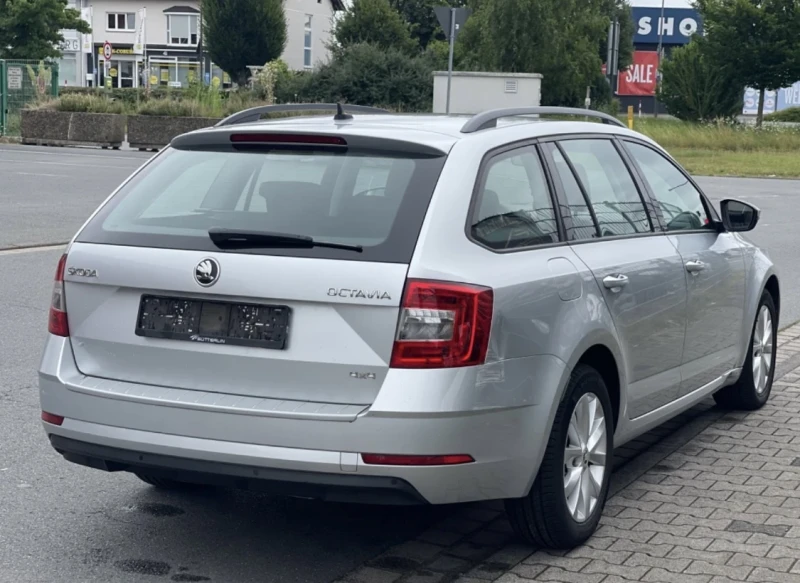 Skoda Octavia 2.0 TDI * Car Play* 4x4* КОЖА * LЕD * ПОДГРЯВАНЕ, снимка 3 - Автомобили и джипове - 47621963