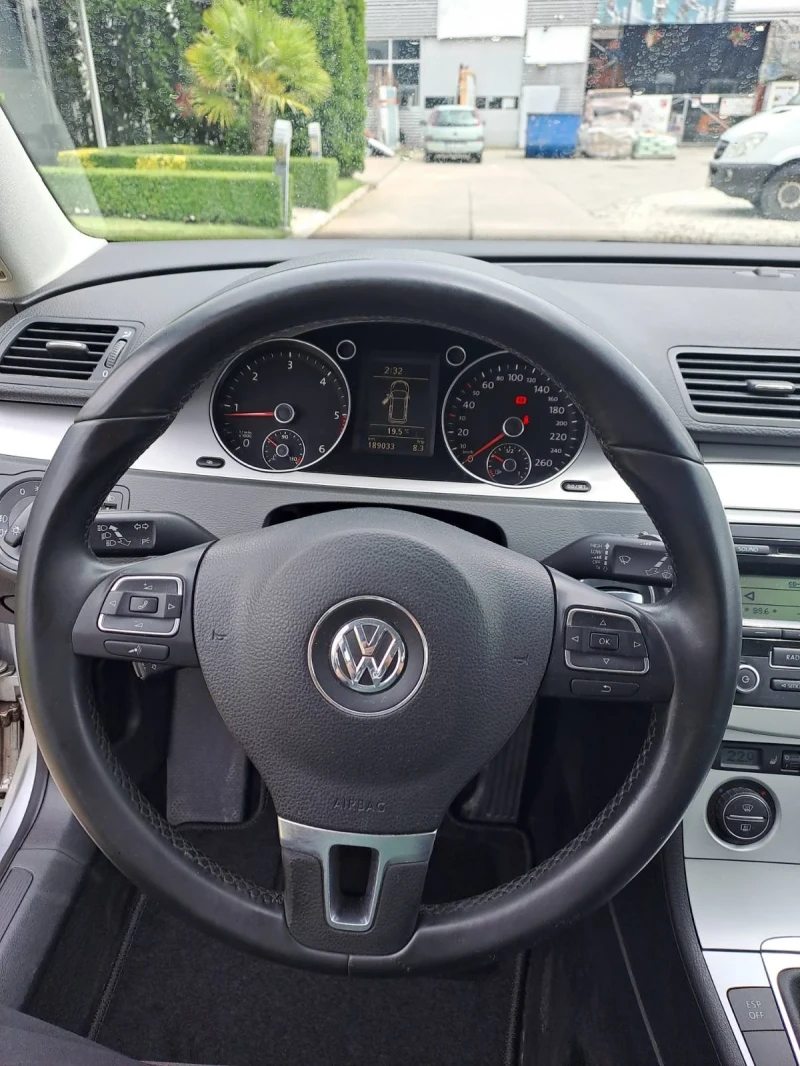 VW Passat, снимка 6 - Автомобили и джипове - 48087653