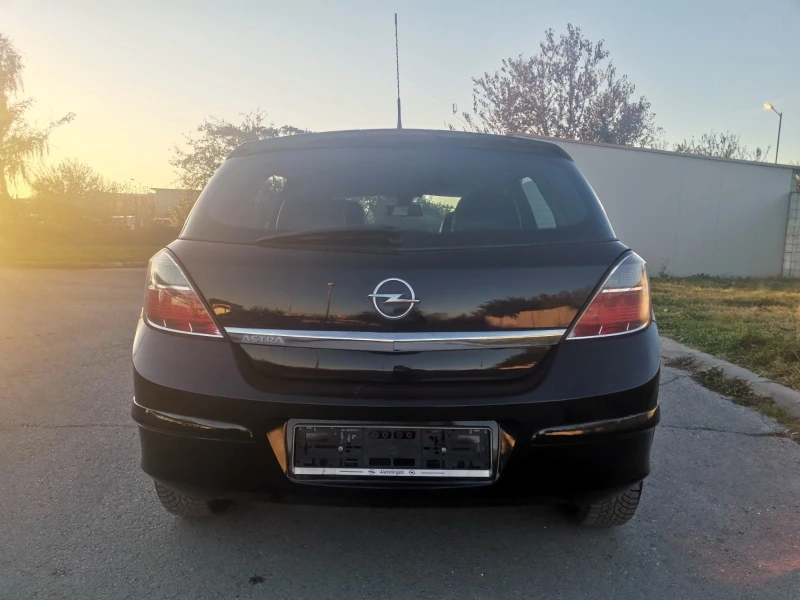 Opel Astra FACE/1.6i/ПЕРФЕКТЕН, снимка 5 - Автомобили и джипове - 48663814