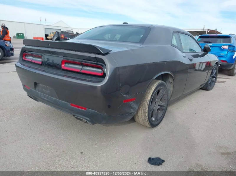 Dodge Challenger 5.7L V-8 VVT, 372HP Rear Wheel Drive, снимка 10 - Автомобили и джипове - 49496532