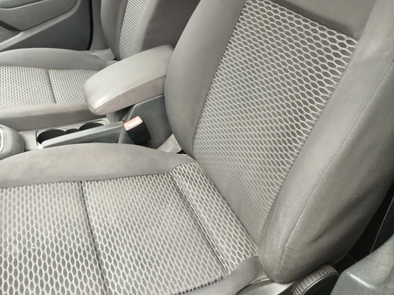 VW Golf 1.4i BENZIN/LPG 80kc, снимка 16 - Автомобили и джипове - 49741530