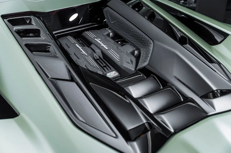 Lamborghini Revuelto, снимка 8 - Автомобили и джипове - 51450662