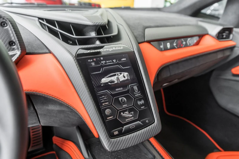 Lamborghini Revuelto, снимка 13 - Автомобили и джипове - 51450662