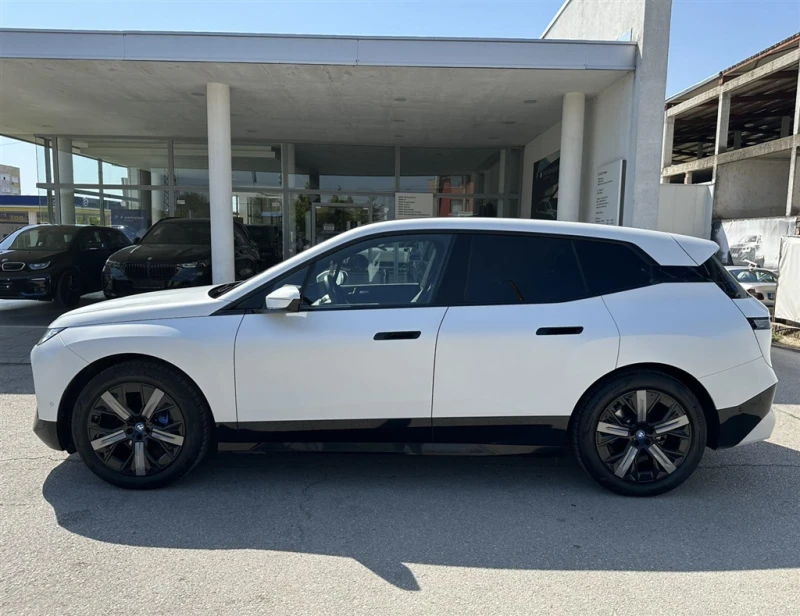BMW iX xDrive50, снимка 3 - Автомобили и джипове - 51606243