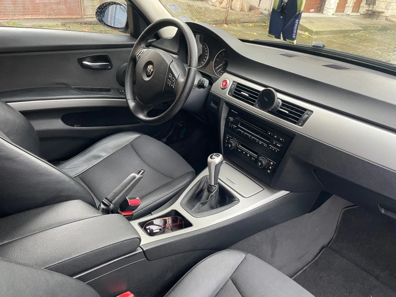BMW 320 320D, снимка 4 - Автомобили и джипове - 52376523
