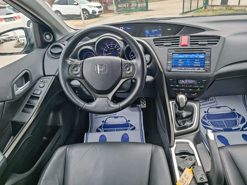 Honda Civic 1.8i-140кс-ШВЕЙЦАРИЯ-РЪЧКА-6ск-ДИСТРОНИК-NAVI, снимка 14 - Автомобили и джипове - 52974628