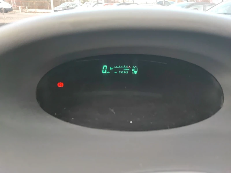 Toyota Yaris 1.3vvt-i, снимка 10 - Автомобили и джипове - 53026170