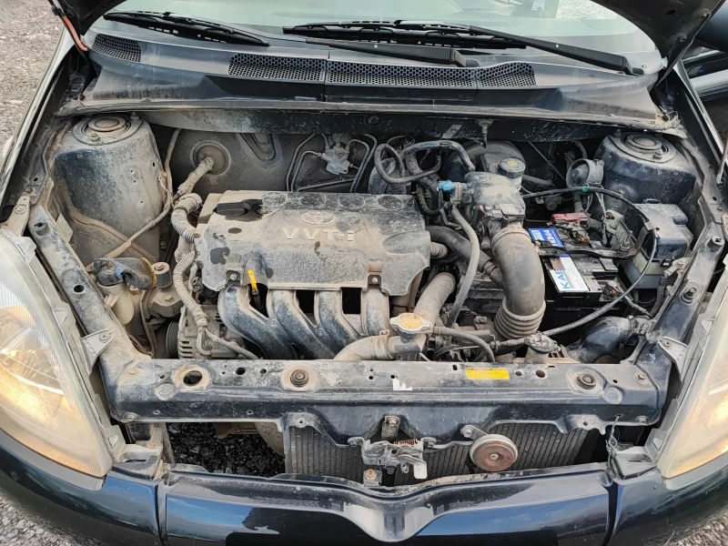 Toyota Yaris 1.3vvt-i, снимка 9 - Автомобили и джипове - 53026170