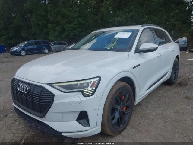 Audi E-Tron PREMIUM PLUS QUATTRO/ЗАКУПИ ОТ 500 ЛВ НА МЕСЕЦ, снимка 2 - Автомобили и джипове - 52736359