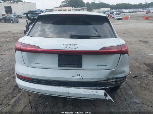 Audi E-Tron PREMIUM PLUS QUATTRO/ЗАКУПИ ОТ 500 ЛВ НА МЕСЕЦ, снимка 16 - Автомобили и джипове - 52736359