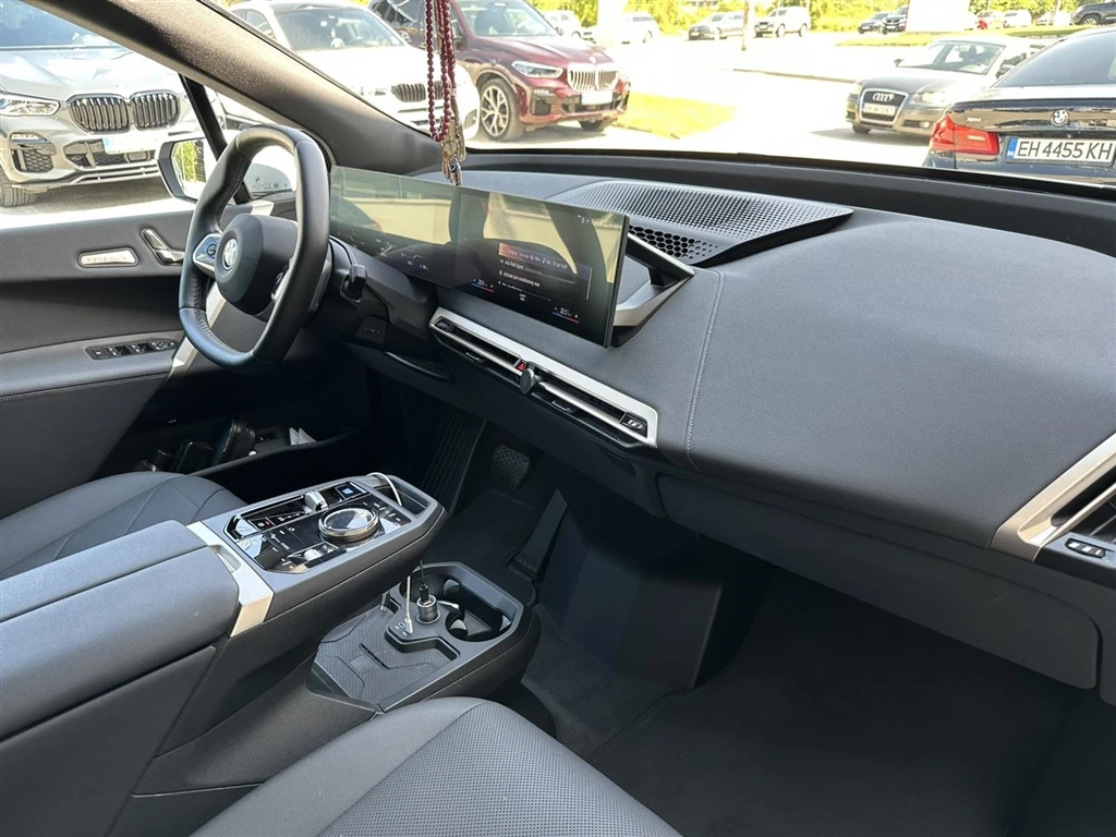 BMW iX xDrive50 - изображение 8