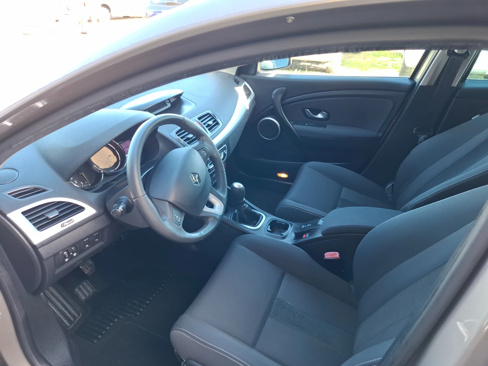 Renault Megane 131.  | Mobile.bg   13