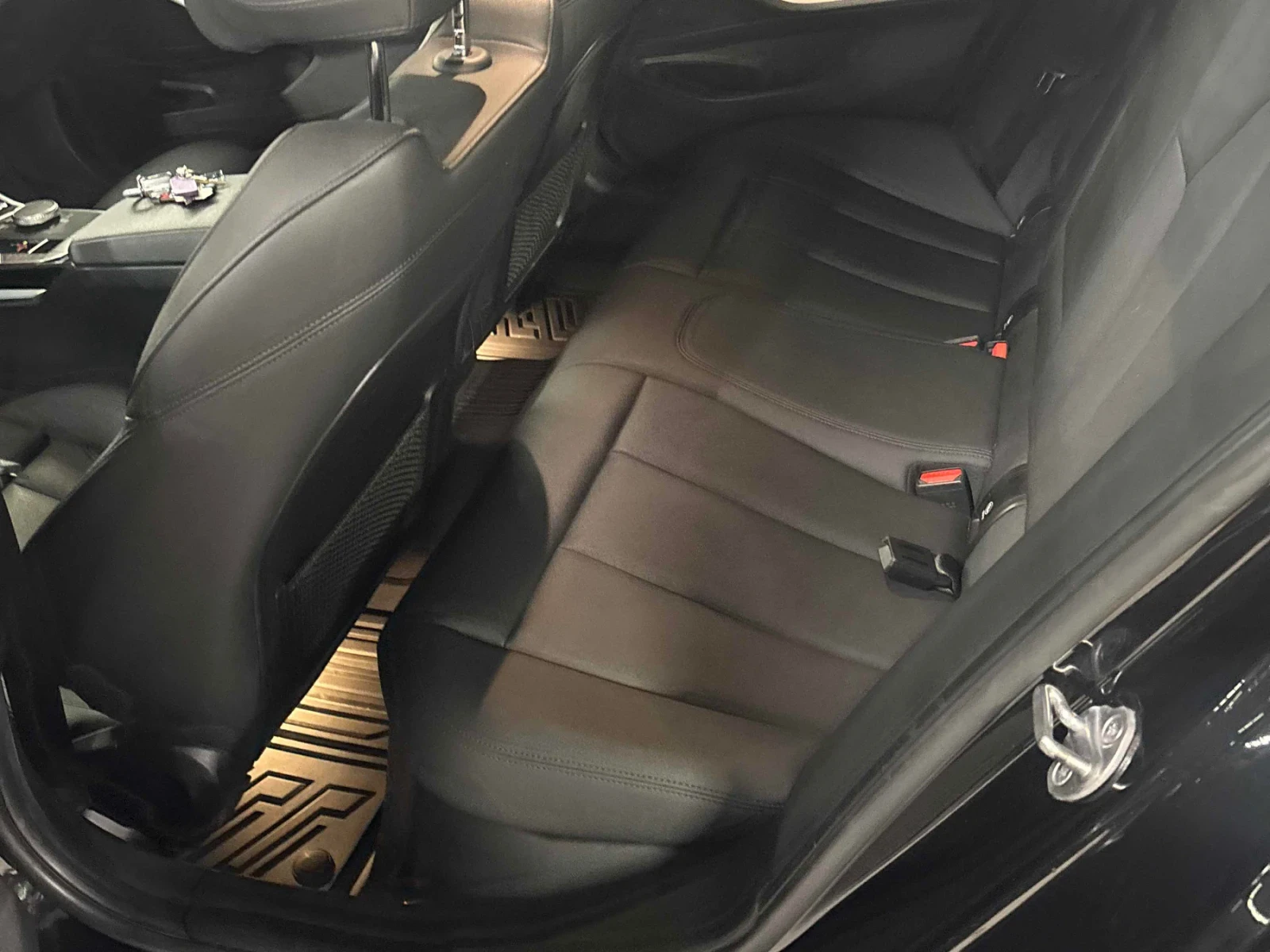 BMW 330 30i * M-PACK * CAR FAX * АВТО КРЕДИТ * ЦЕНА ДО БГ*, снимка 9 - Автомобили и джипове - 54034700