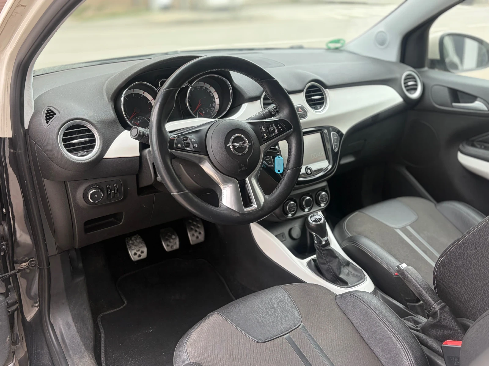 Opel Adam 1.4i, снимка 12 - Автомобили и джипове - 54068987