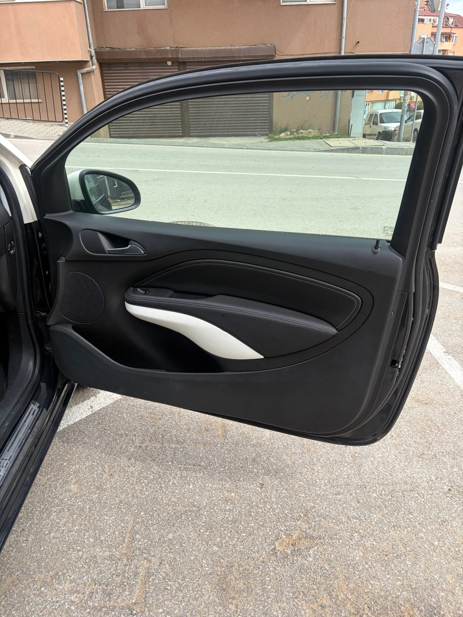 Opel Adam 1.4i, снимка 9 - Автомобили и джипове - 54068987