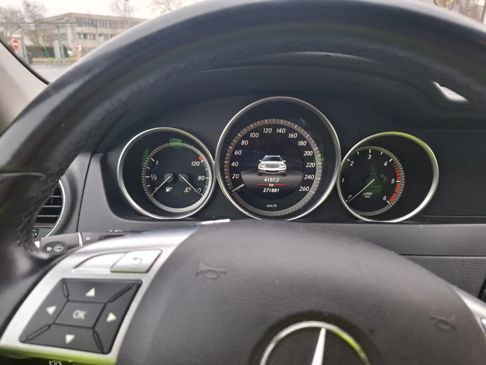 Mercedes-Benz C 220, снимка 9 - Автомобили и джипове - 54140662