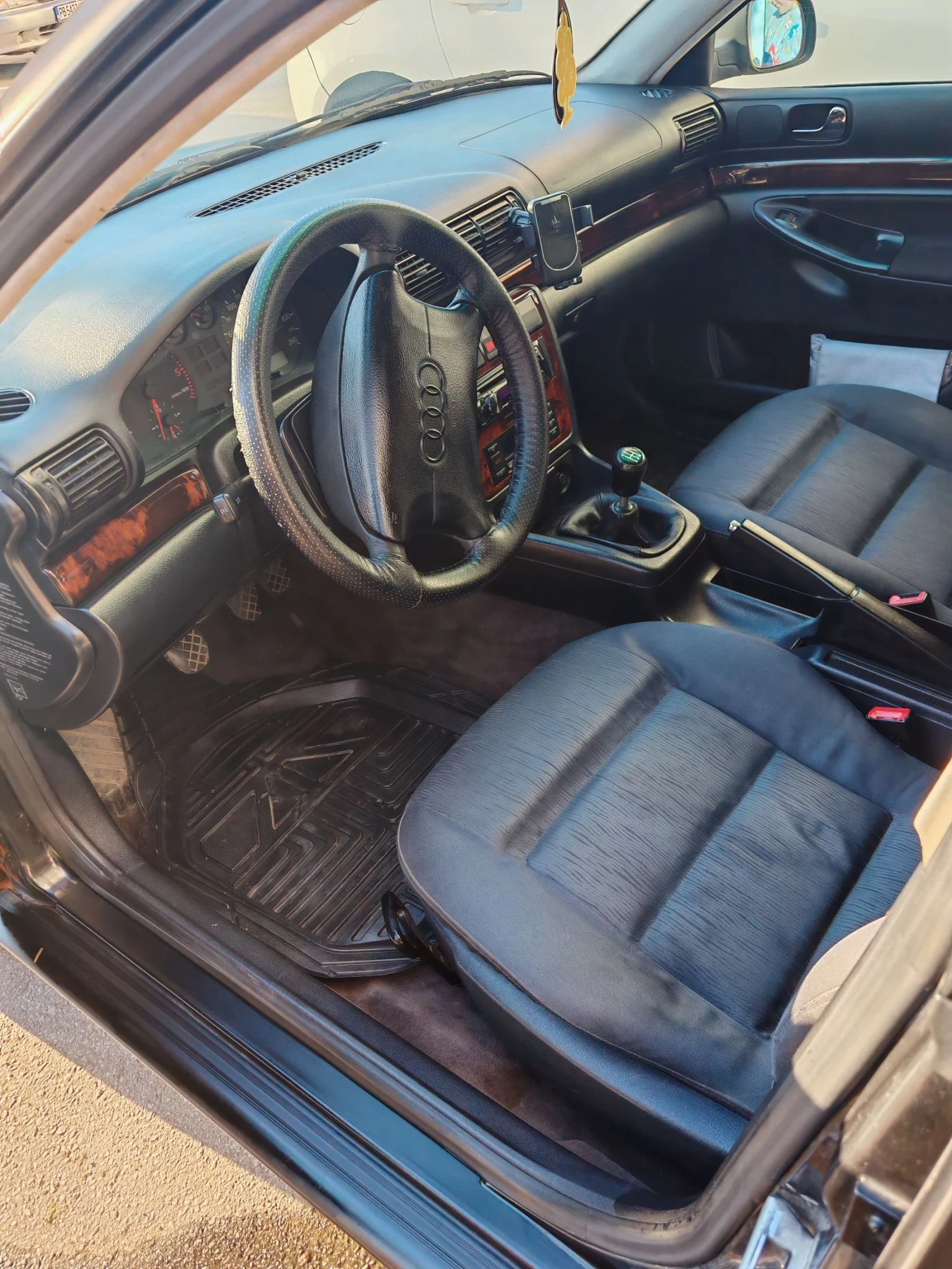 Audi A4 1.9 TDI 90ks, снимка 3 - Автомобили и джипове - 54185363