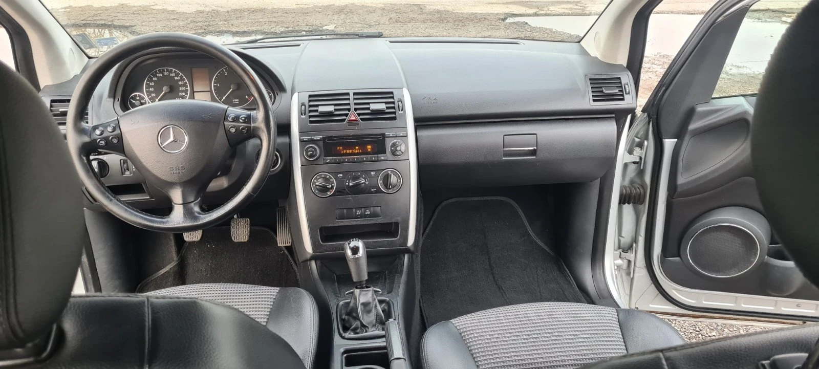 Mercedes-Benz A 180, снимка 9 - Автомобили и джипове - 54202928