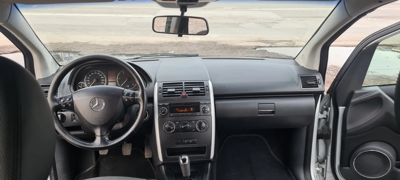 Mercedes-Benz A 180, снимка 8 - Автомобили и джипове - 54202928