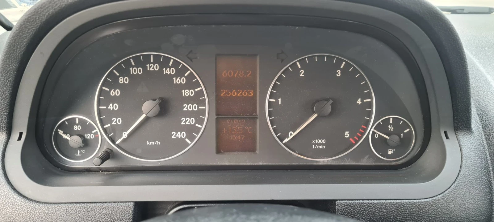 Mercedes-Benz A 180, снимка 10 - Автомобили и джипове - 54202928