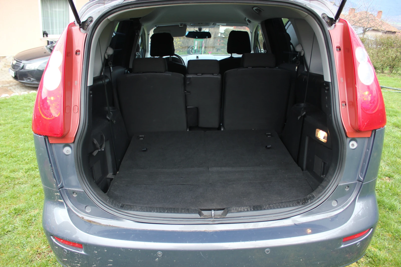 Mazda 5 2.0, снимка 9 - Автомобили и джипове - 54206739