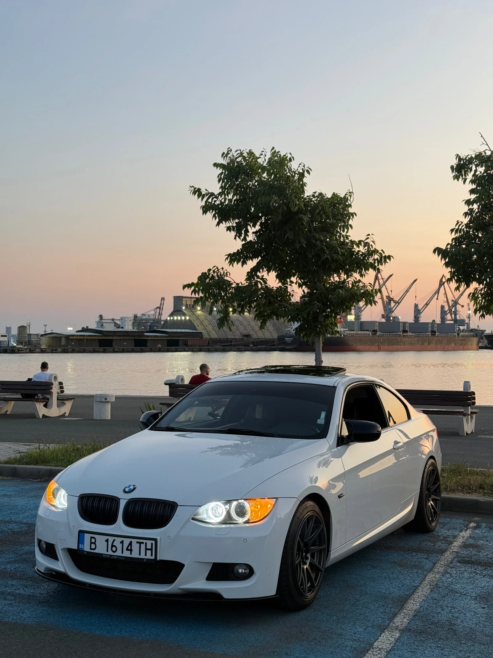 BMW 320, снимка 2 - Автомобили и джипове - 54246197