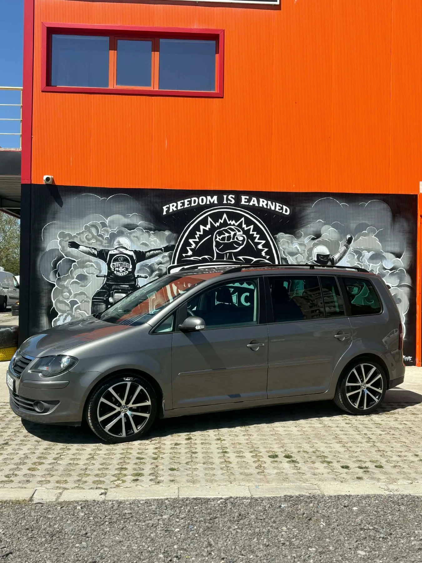 VW Touran, снимка 5 - Автомобили и джипове - 54329656