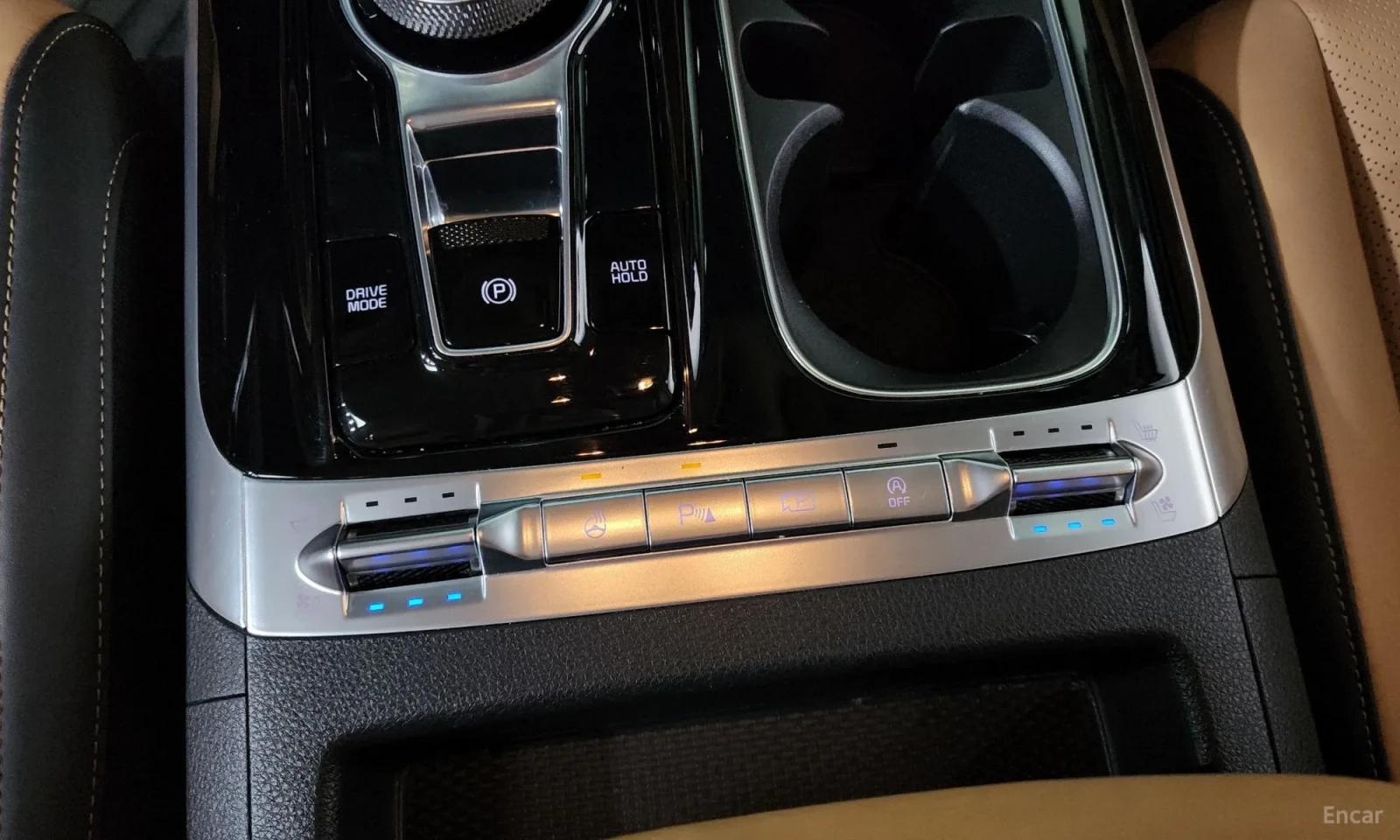 Kia Carnival 9-Seater Signature, снимка 13 - Автомобили и джипове - 54603756