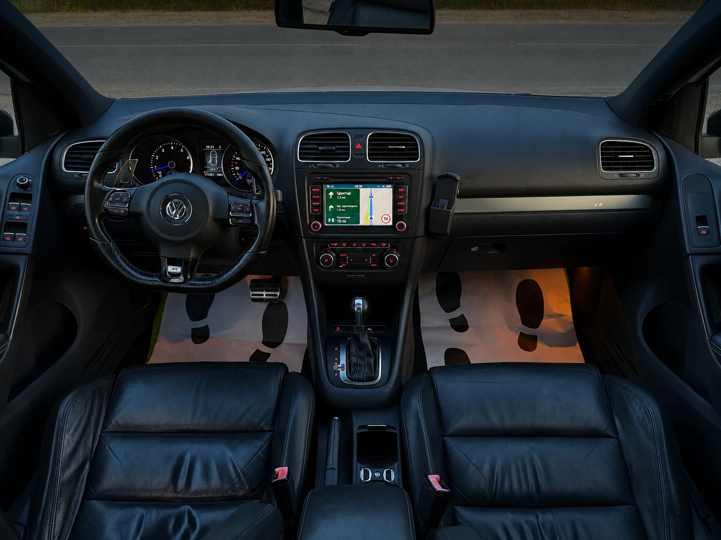 VW Golf 2.0T R ЛИЗИНГ, снимка 11 - Автомобили и джипове - 54799815