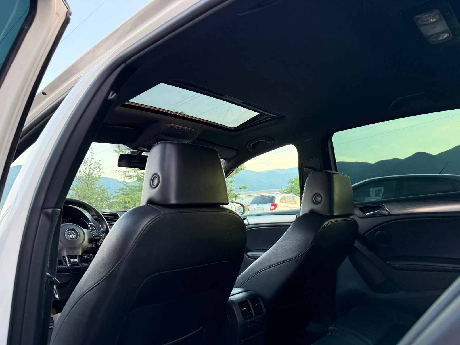 VW Golf 2.0T R ЛИЗИНГ, снимка 15 - Автомобили и джипове - 54799815