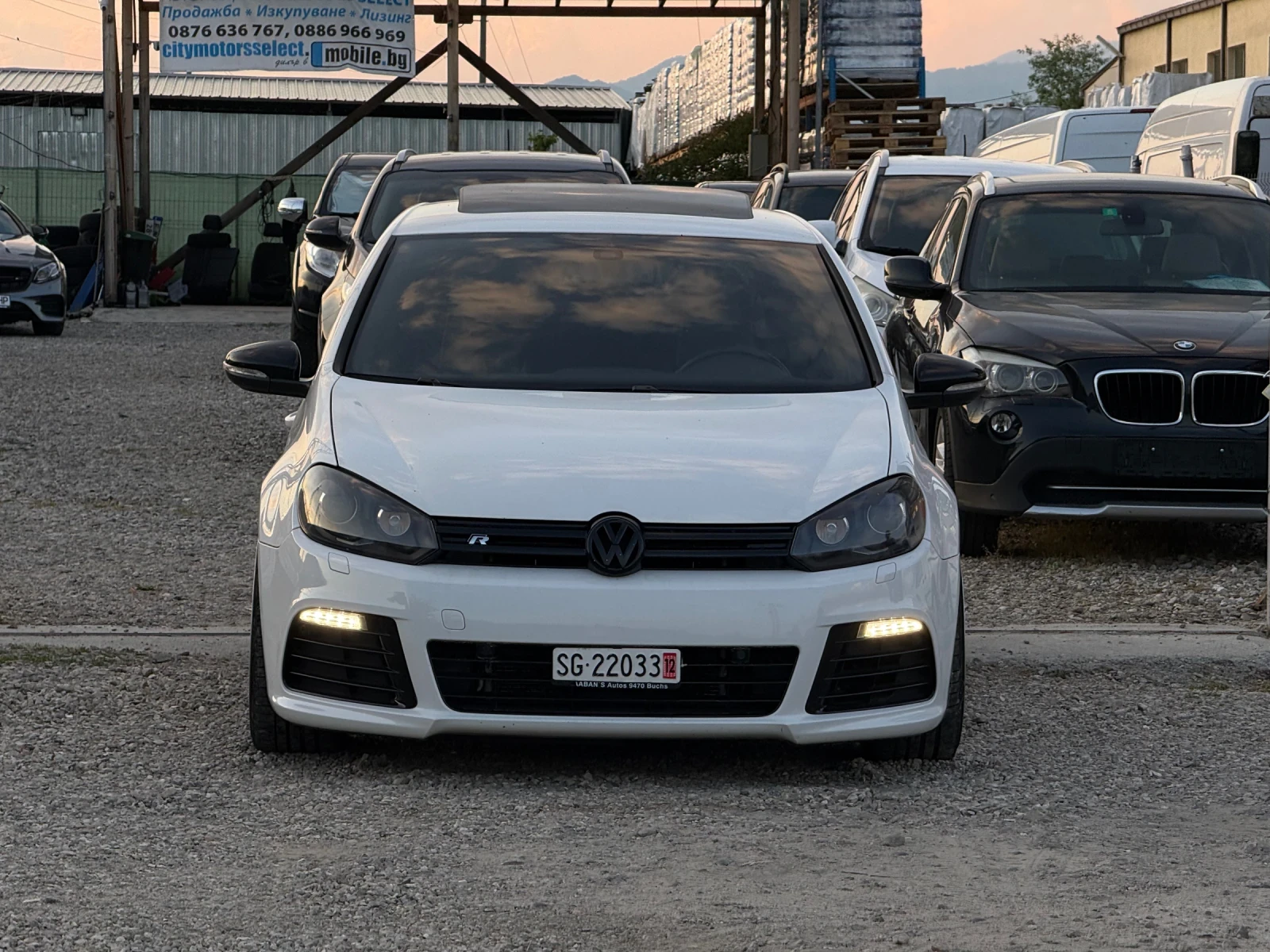 VW Golf 2.0T R ЛИЗИНГ, снимка 2 - Автомобили и джипове - 54799815