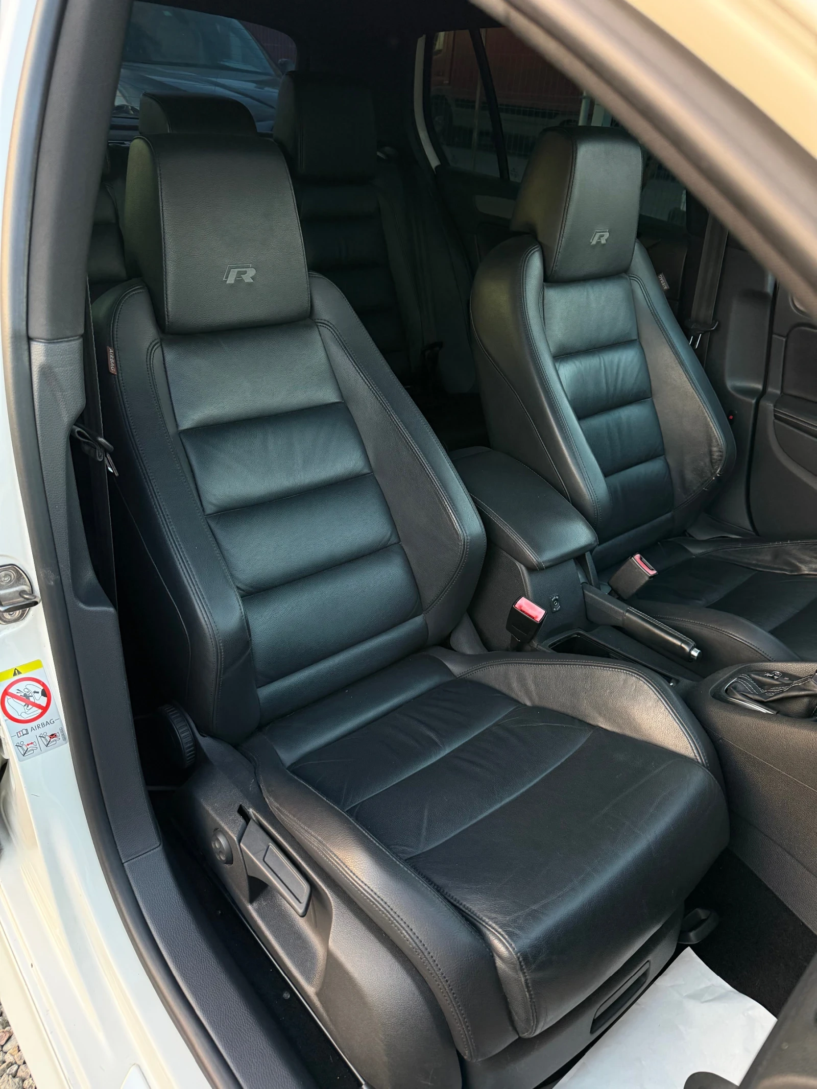 VW Golf 2.0T R ЛИЗИНГ, снимка 12 - Автомобили и джипове - 54799815