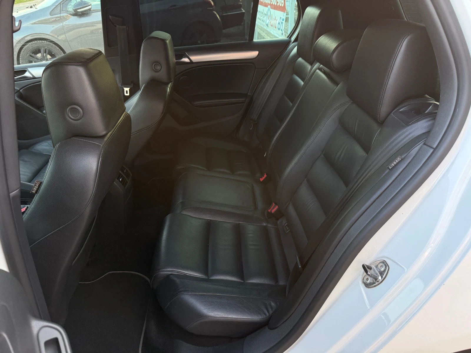 VW Golf 2.0T R ЛИЗИНГ, снимка 10 - Автомобили и джипове - 54799815