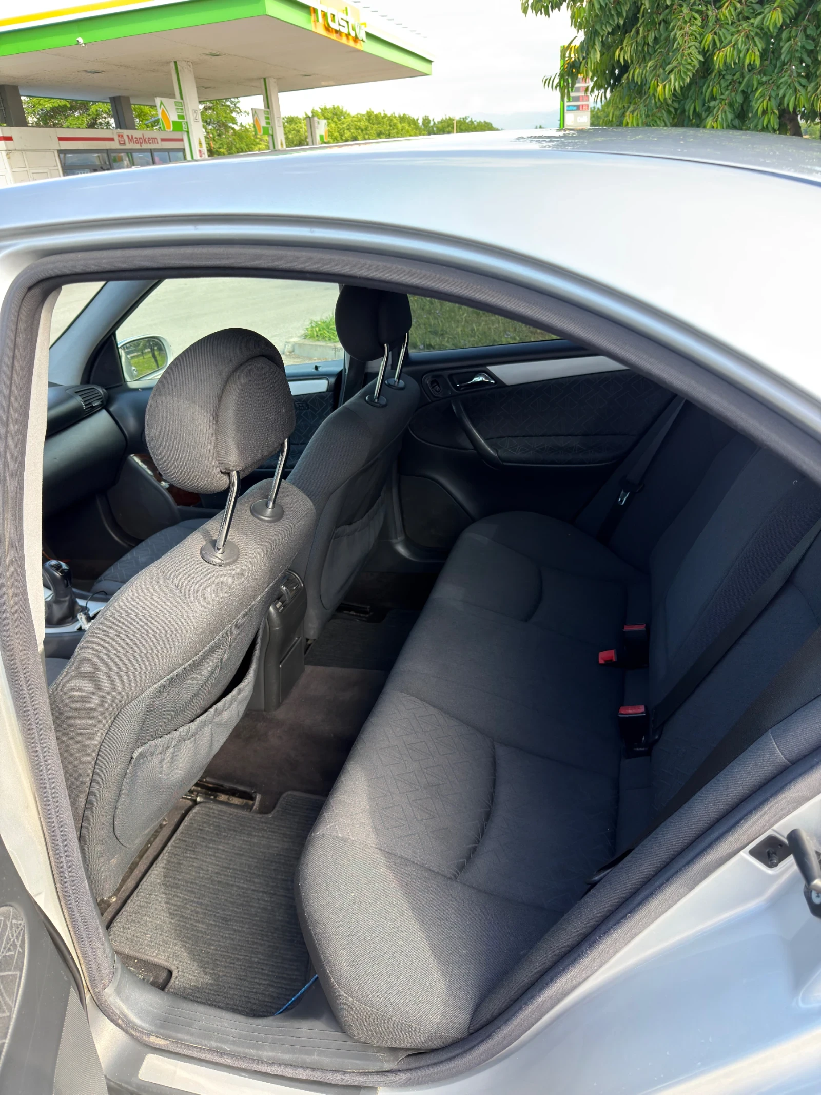 Mercedes-Benz C 220, снимка 7 - Автомобили и джипове - 54894970