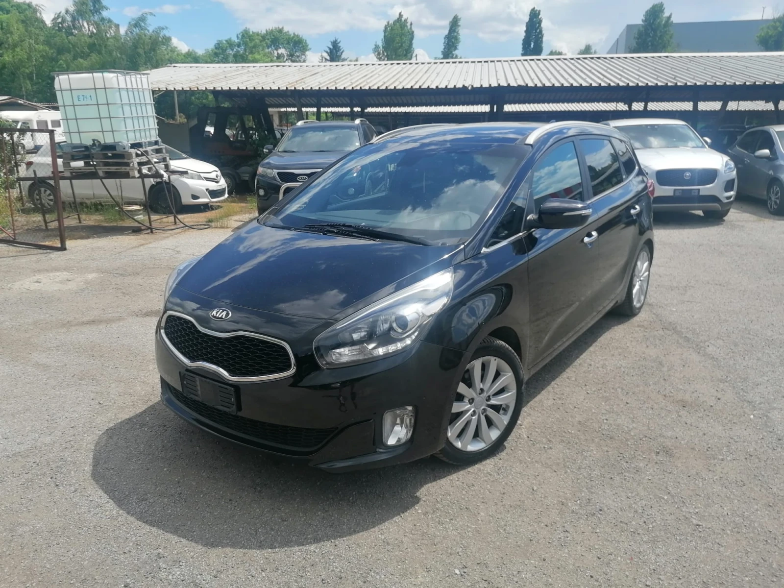 Kia Carens 1.7 CRDi / 7 места / HIGH TECH