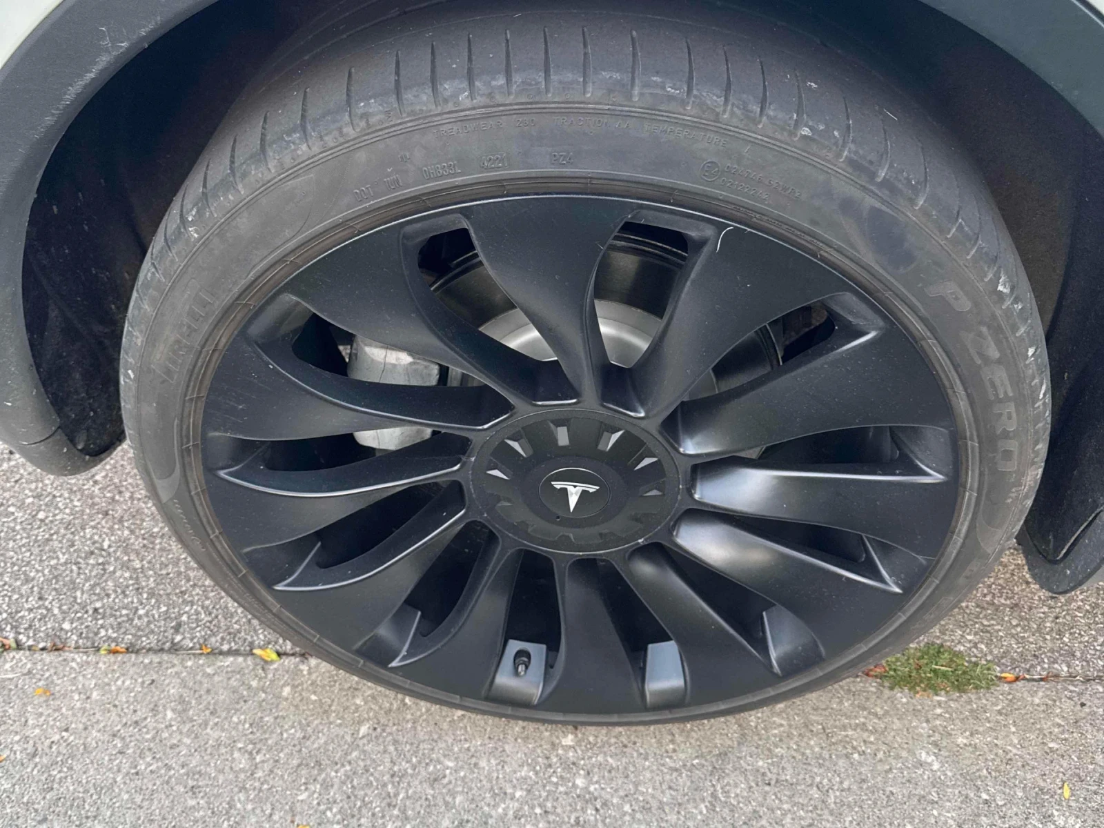 Tesla Model Y Long Range* Pano* 360* Подгрев* Keyless* , снимка 6 - Автомобили и джипове - 55782464