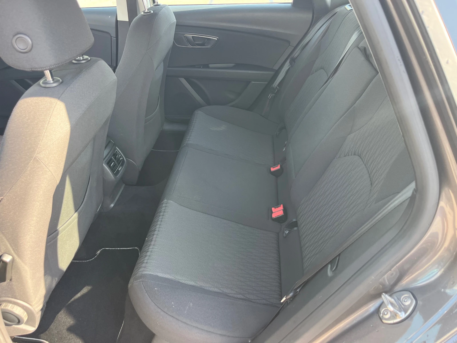 Seat Leon 1.4 TGI, снимка 10 - Автомобили и джипове - 55805409