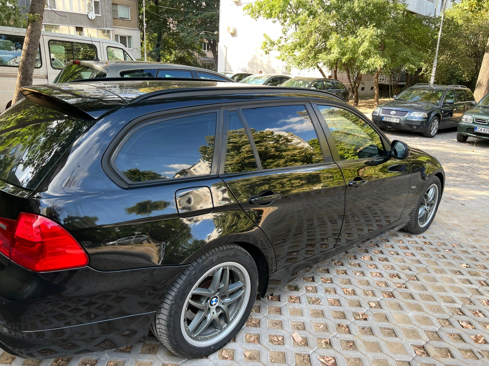 BMW 320, снимка 4 - Автомобили и джипове - 55836325