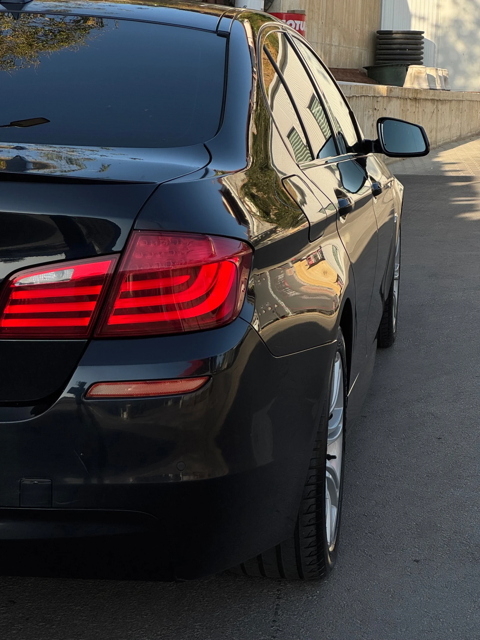 BMW 520 M PACK / REKARO / TOP / KEYLESS, снимка 5 - Автомобили и джипове - 55986914