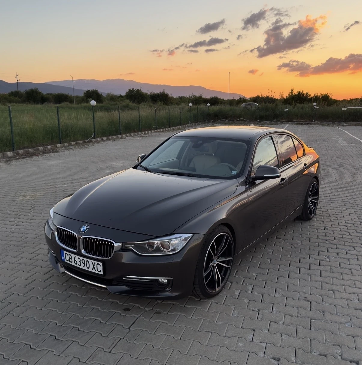 BMW 335 i M Performance, снимка 2 - Автомобили и джипове - 56023319