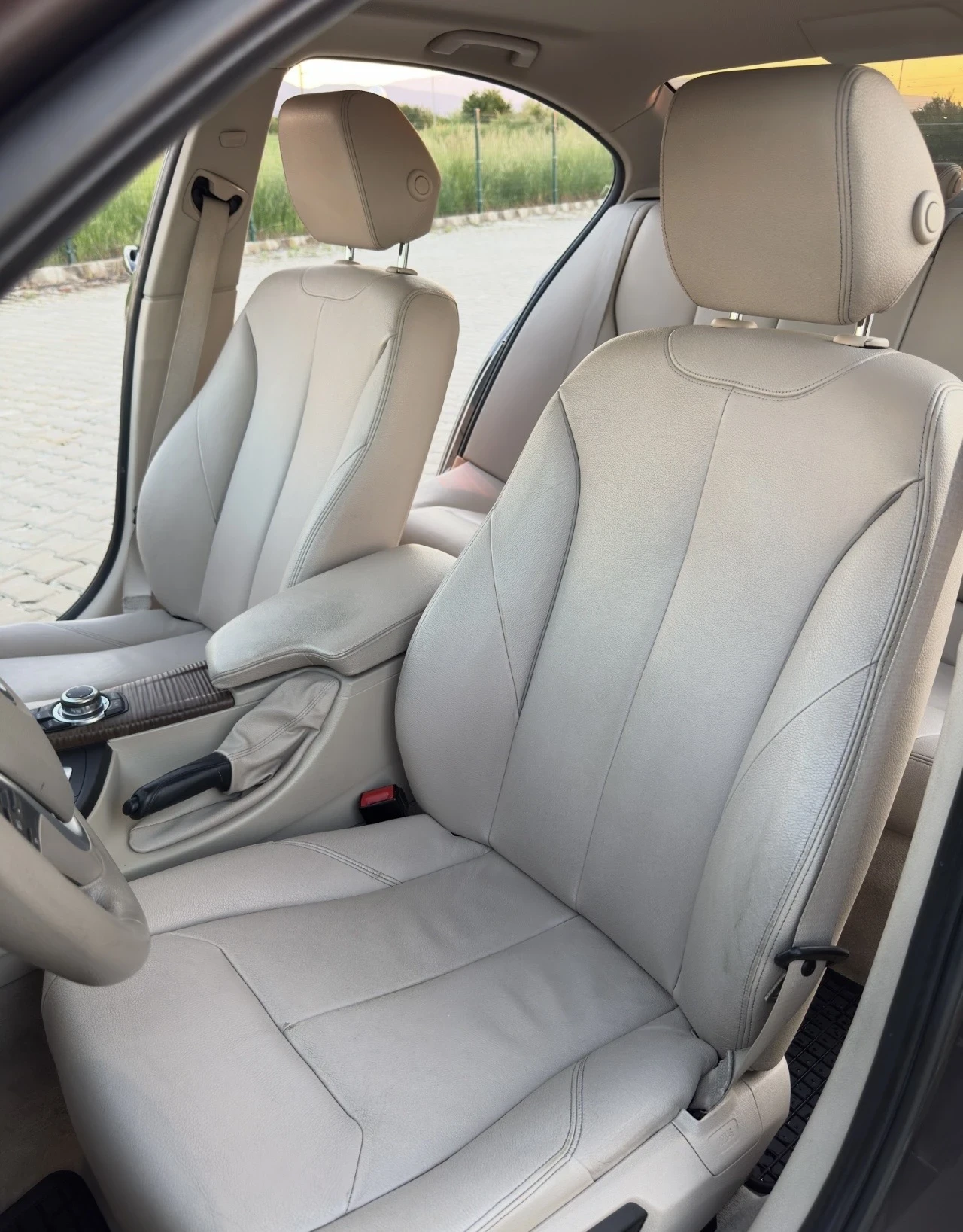BMW 335 i M Performance, снимка 10 - Автомобили и джипове - 56023319
