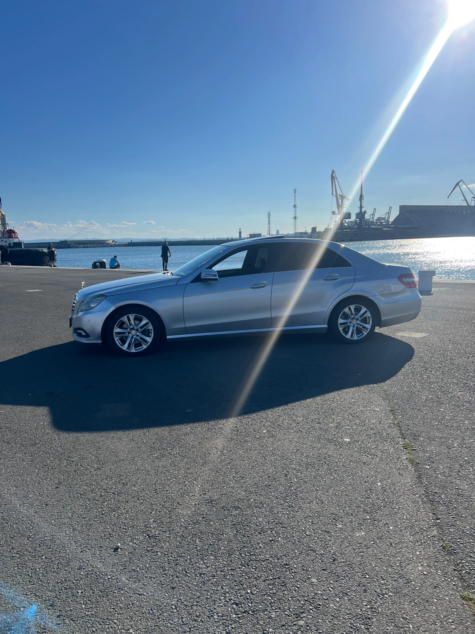 Mercedes-Benz E 220, снимка 4 - Автомобили и джипове - 56137500