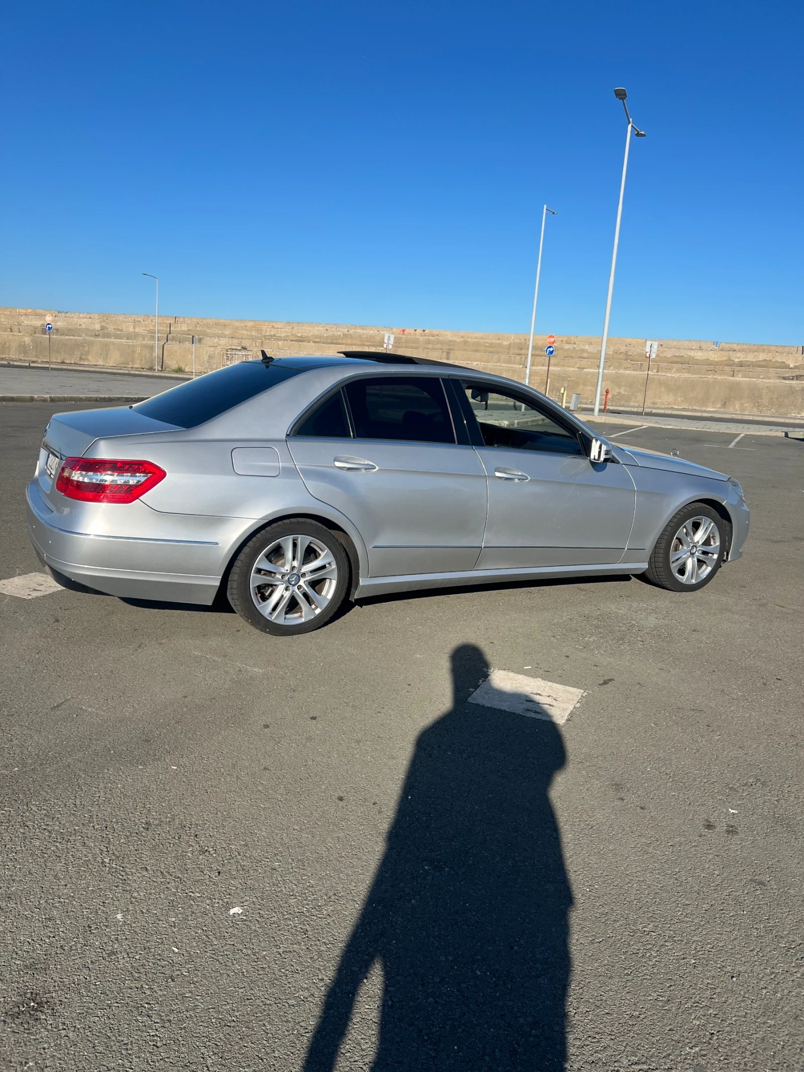 Mercedes-Benz E 220, снимка 7 - Автомобили и джипове - 56137500
