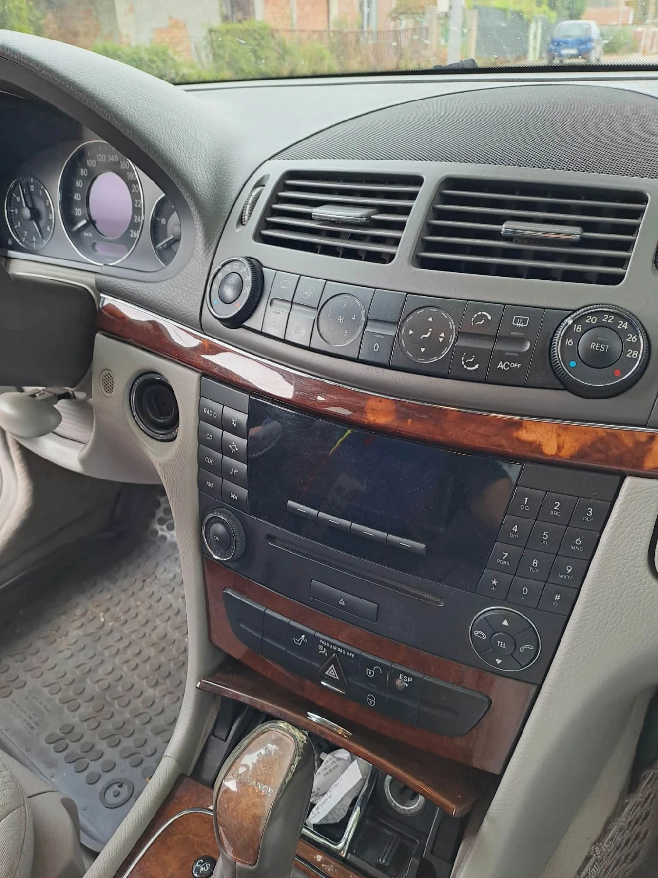 Mercedes-Benz E 280 Dubble 2 211, снимка 10 - Автомобили и джипове - 56184384