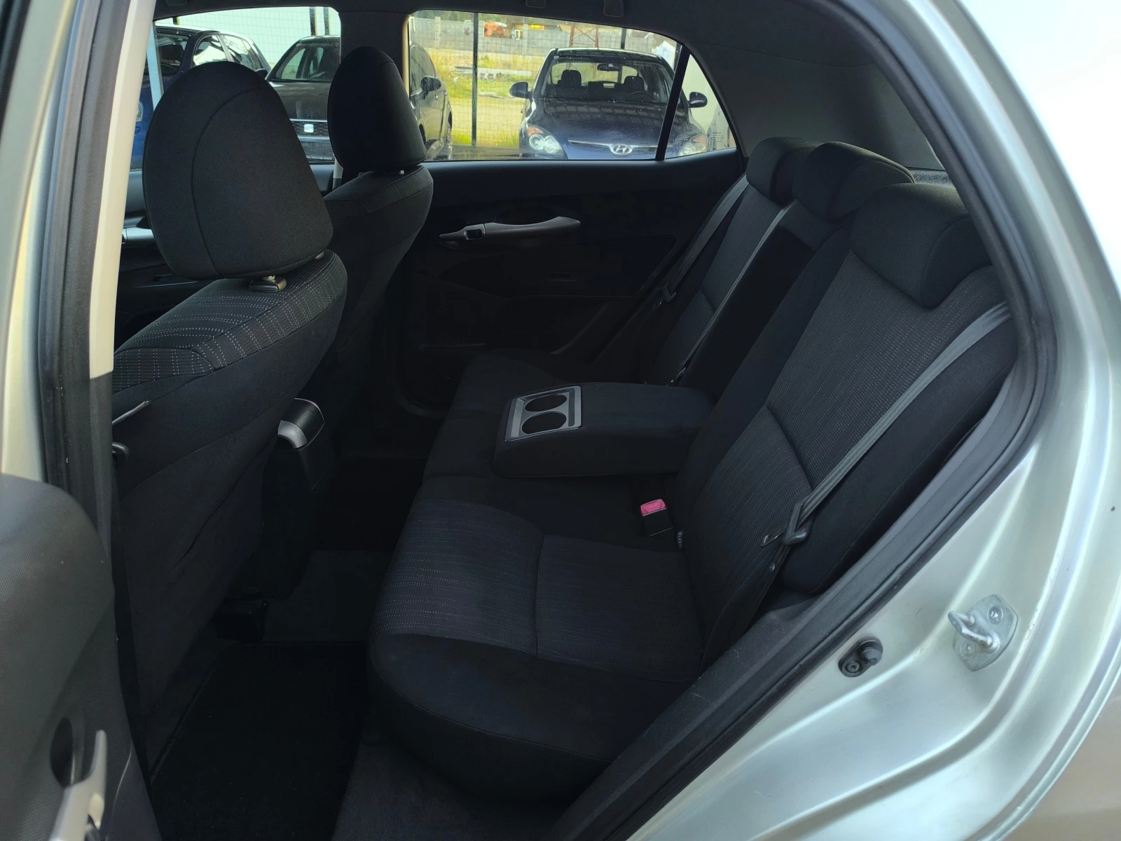 Toyota Auris 2.0D4D-126��-6 ��������-�����������-������-KEYLESS | Mobile.bg � ����������� 12